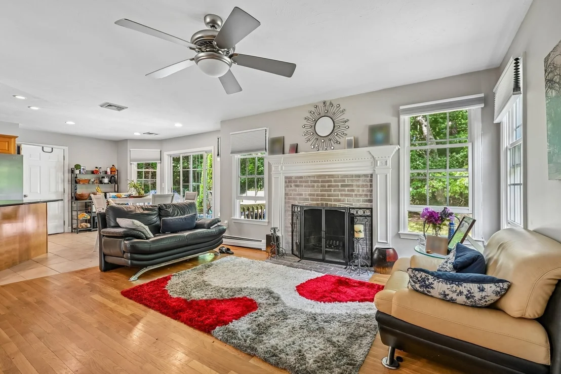 Photo of 8 Tiffany Rd