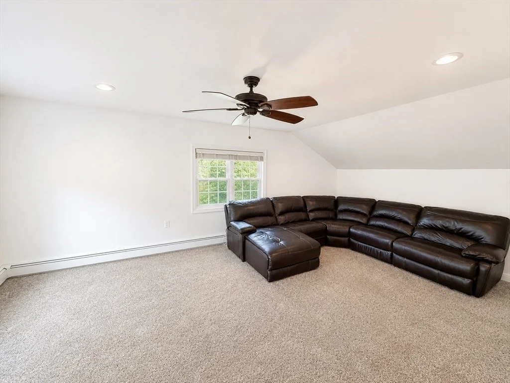 Photo of 14 Appletree Rd