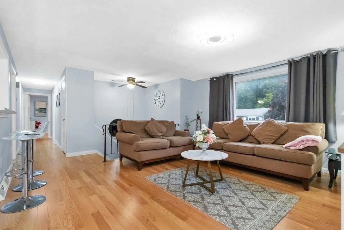 Photo of 30 Lantern Ln