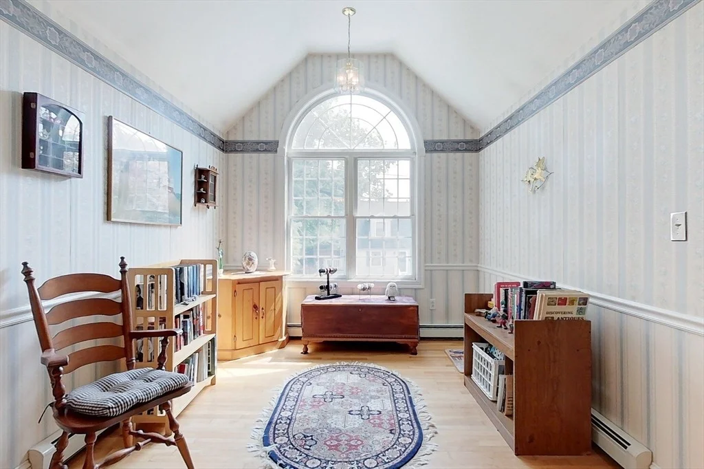 Photo of 220 River Rd