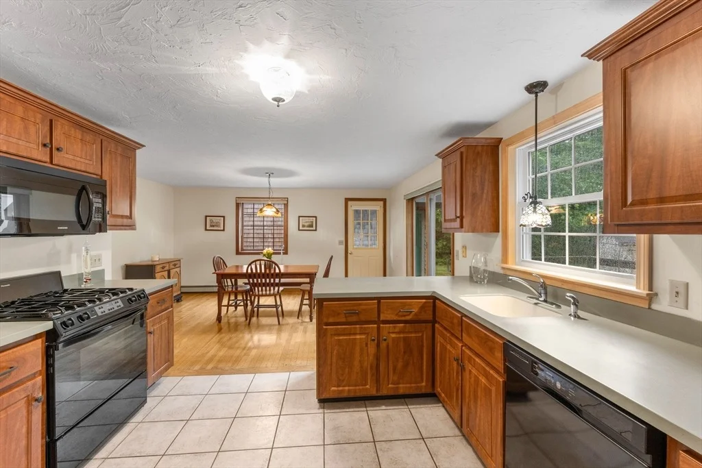 Photo of 4 Carver Dr