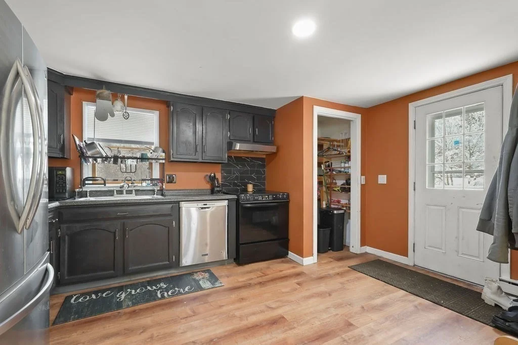 Photo of 4 White Pine Ave