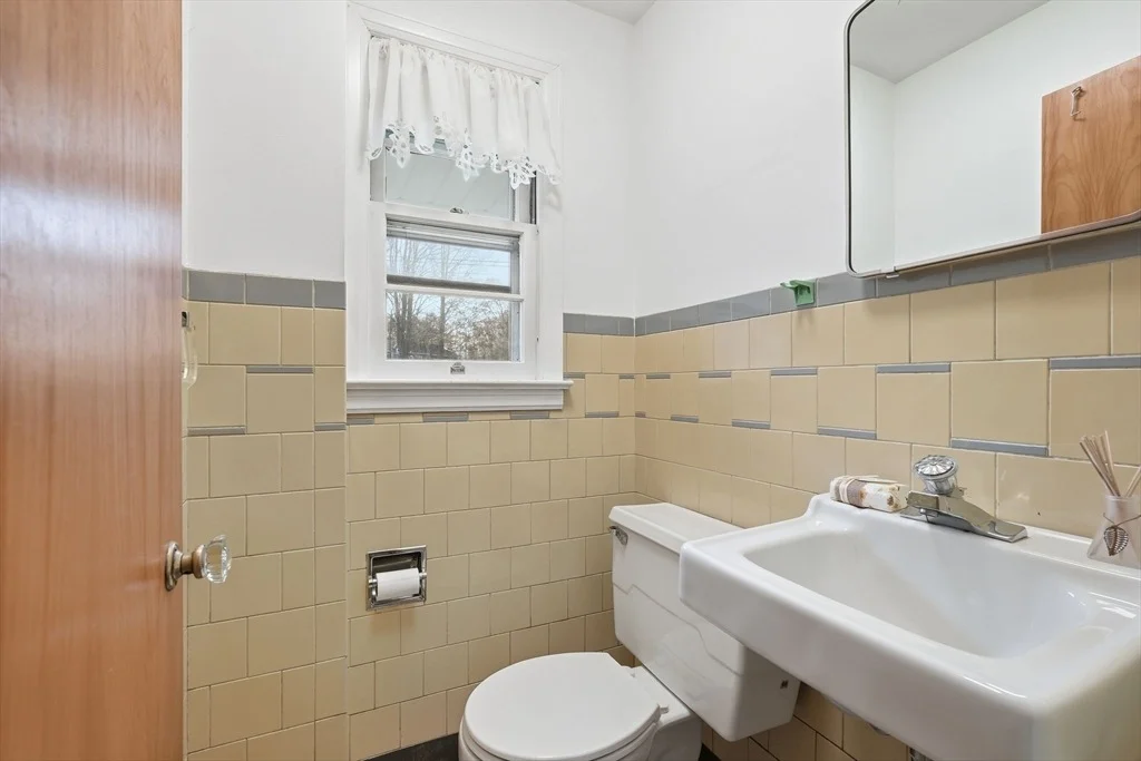 Photo of 565 Williams Street