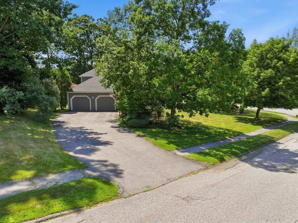 Photo of 41 Lamplighter Dr