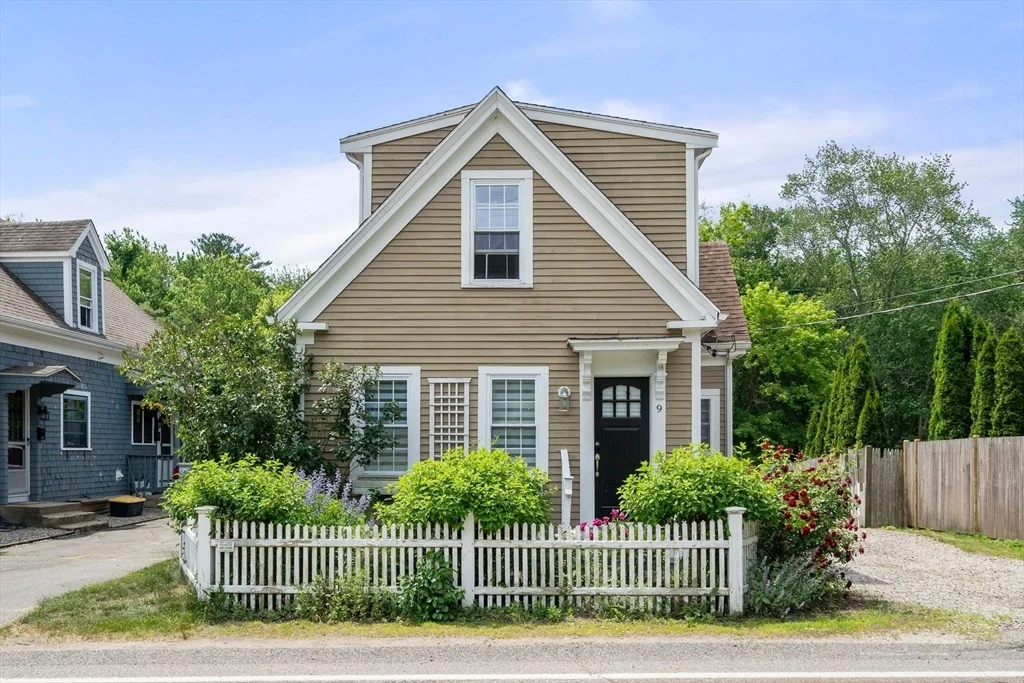 Photo of 9 Maple St