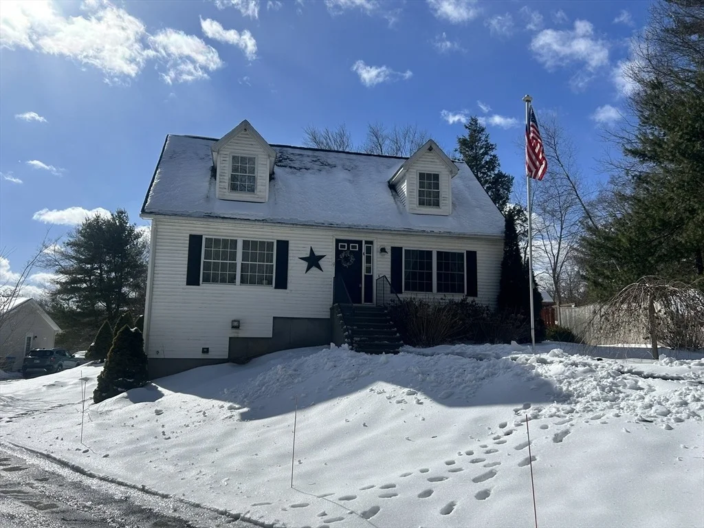 Photo of 4 Brookstone Dr