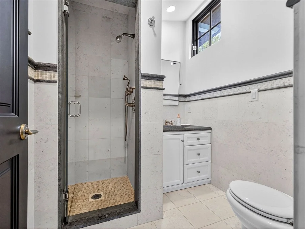 Photo of 18 Middlesex St