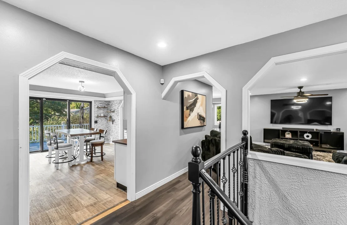 Photo of 10 Robert Dr