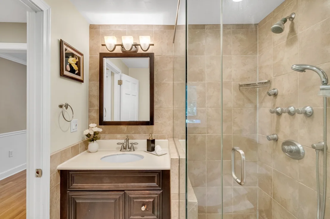 Photo of 8 Barry Dr