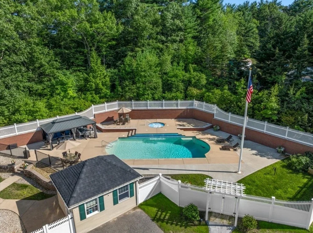 Photo of 256 Hillcrest Rd