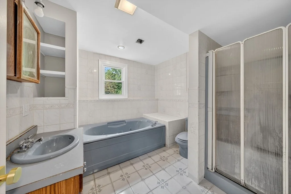 Photo of 48 Valley View Dr