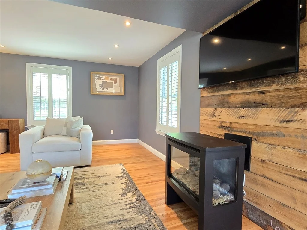Photo of 33 Wayside Ln
