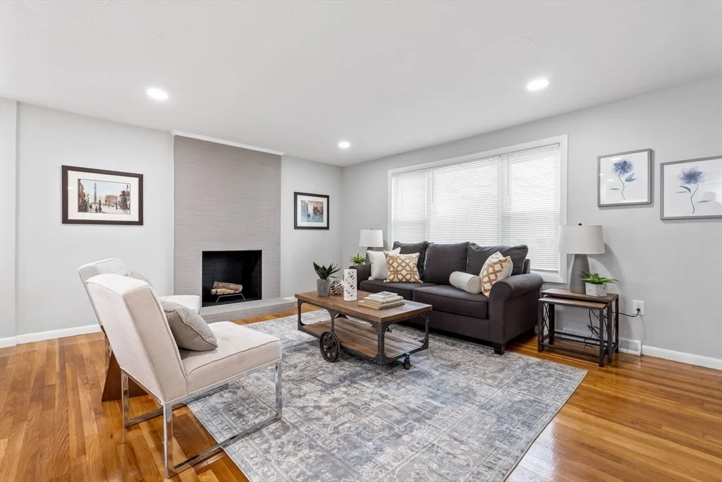 Photo of 48 Cook Ln