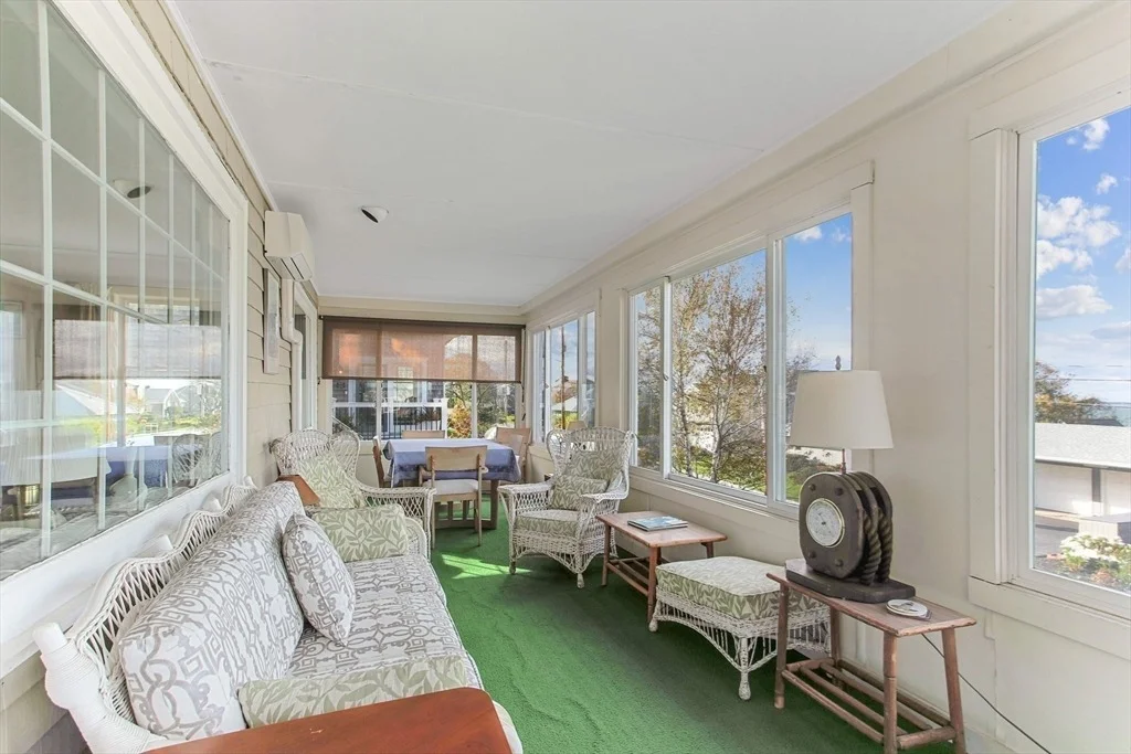 Photo of 48 Holbrook Ave