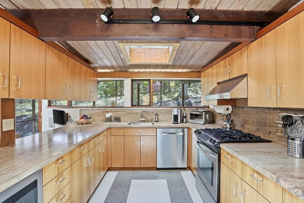 Photo of 32 Baskin Road