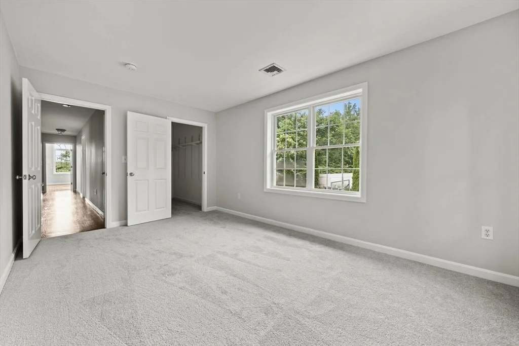 Photo of 8 Woods Hill Cir