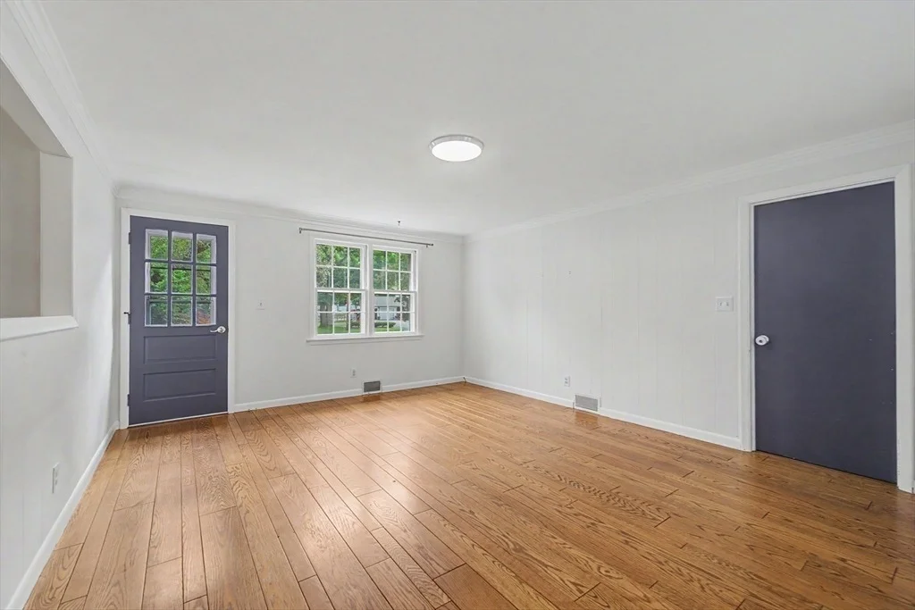 Photo of 10 Raymond Dr