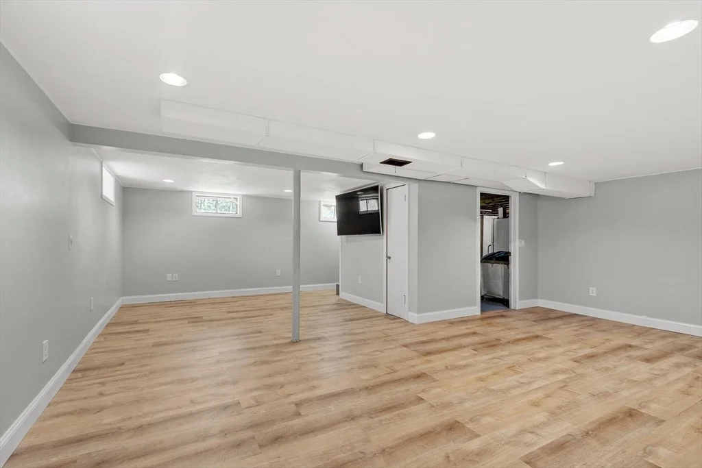 Photo of 123 Plain Rd