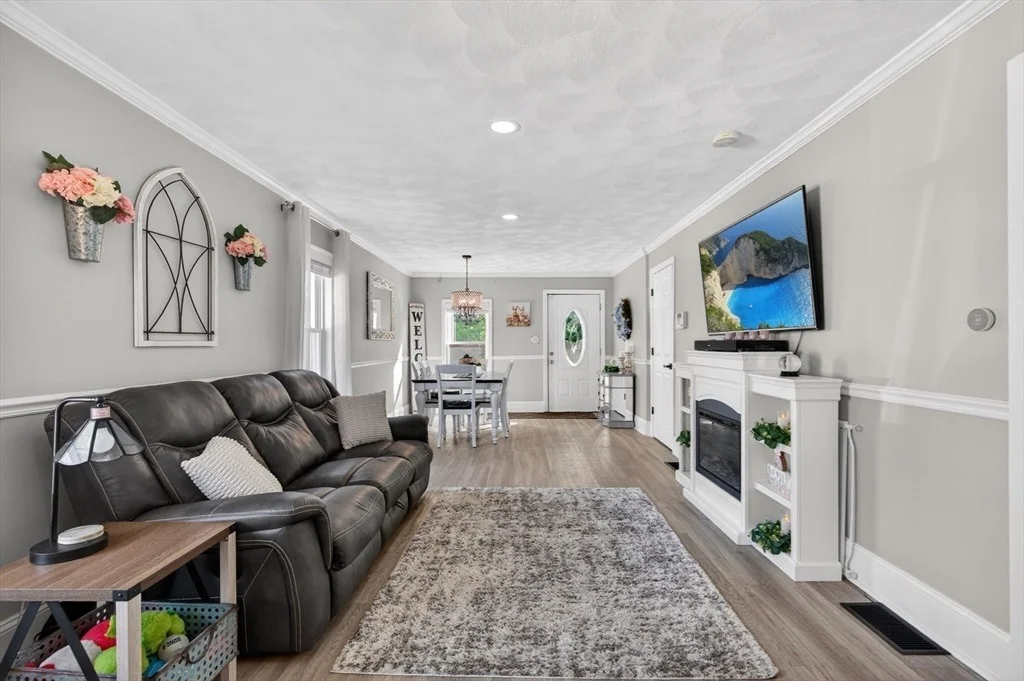 Photo of 423 Textile Ave