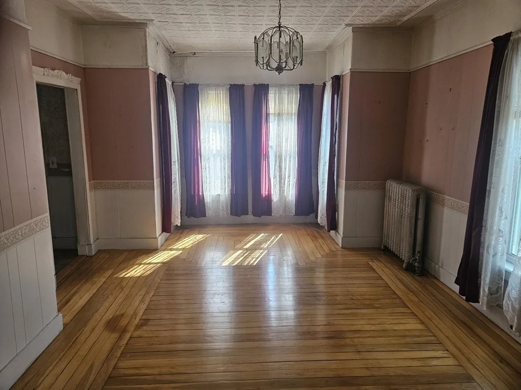 Photo of 399 Stevens