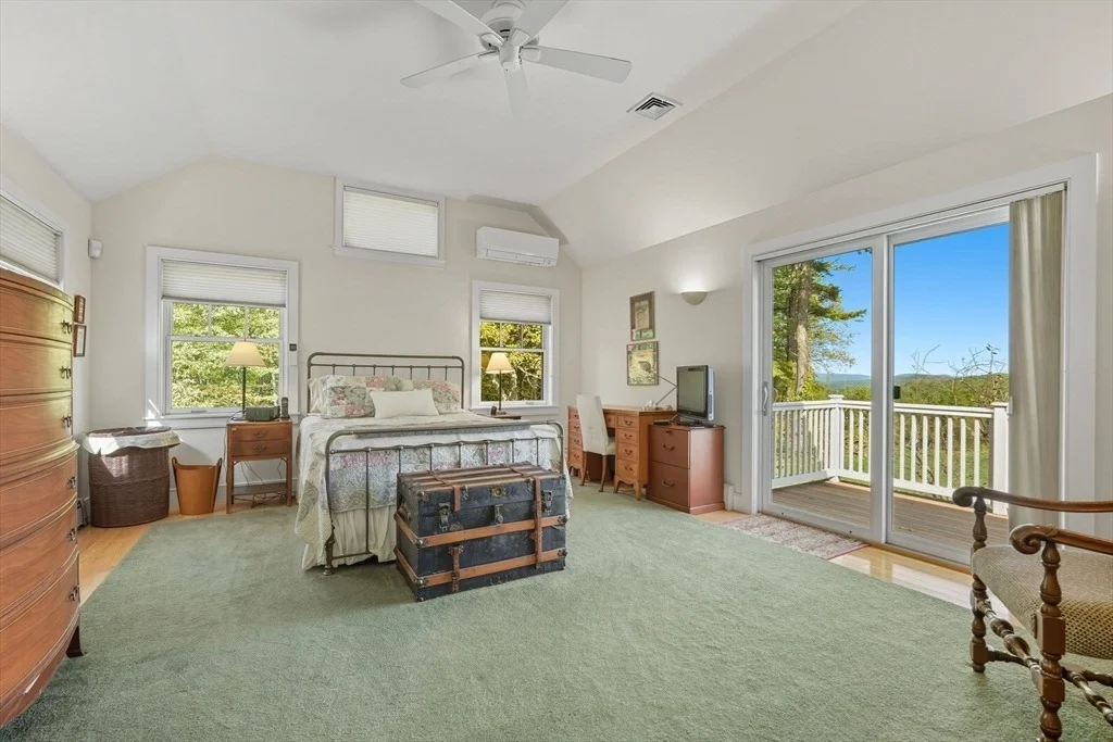 Photo of 901 Roaring Brook Road