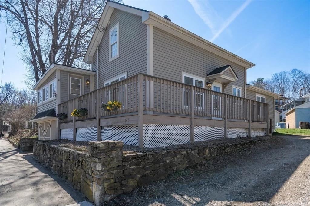 Photo of 242 Everett Street