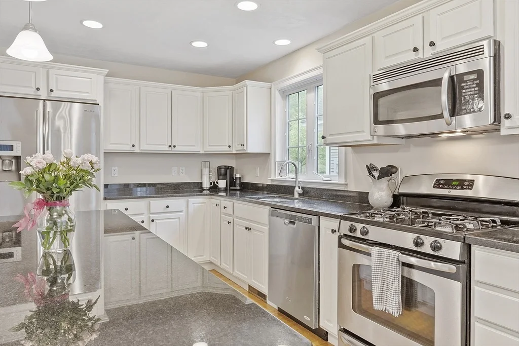Photo of Unit A at 14 Longview Cir