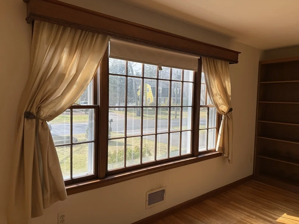 Photo of 89 Oakcrest Drive