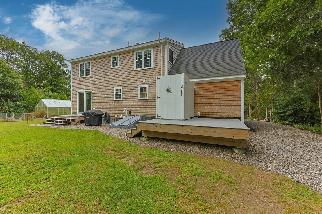 Photo of 34 Commodore Ln