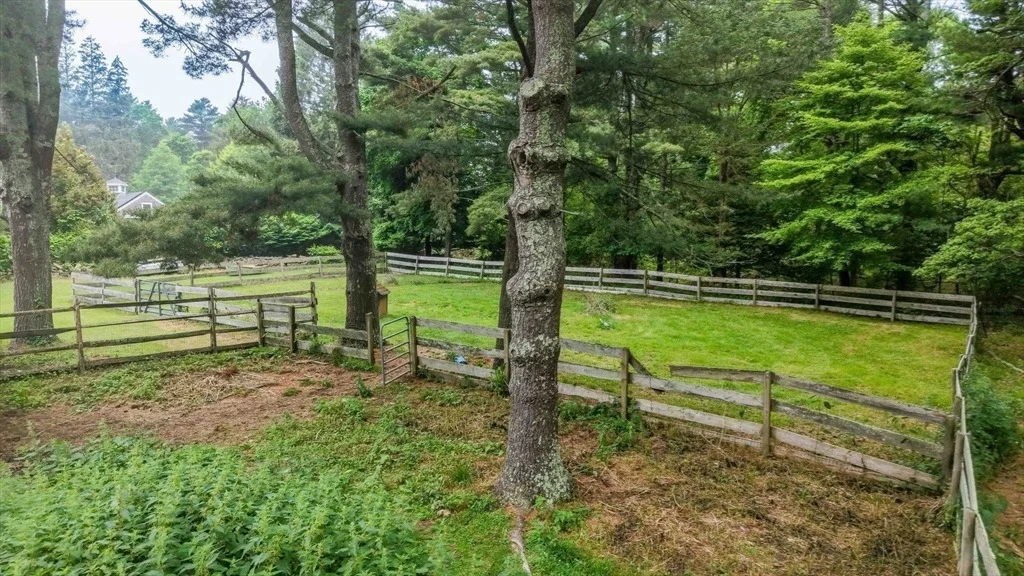 Photo of 651 Point Road