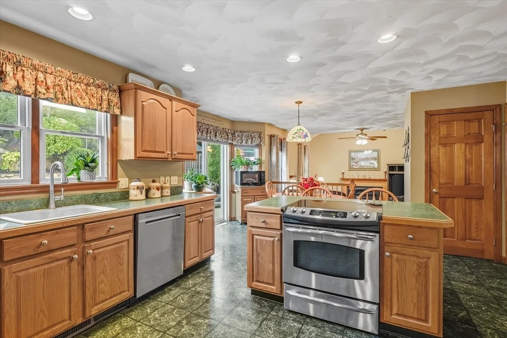 Photo of 325 Den Quarry Road