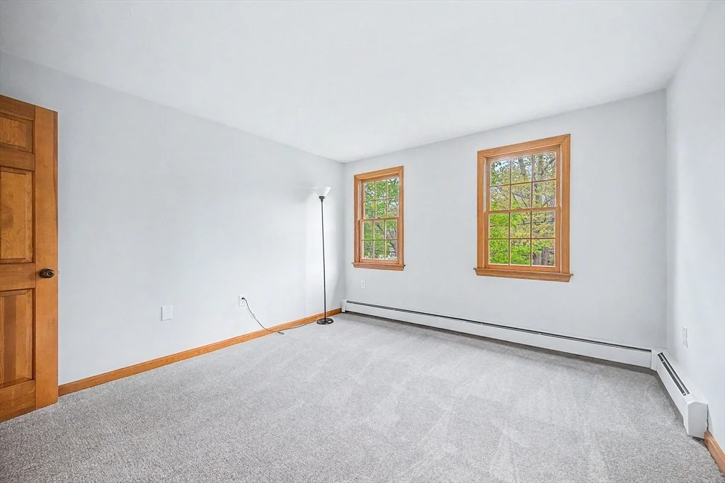 Photo of 8 Thomas Dr