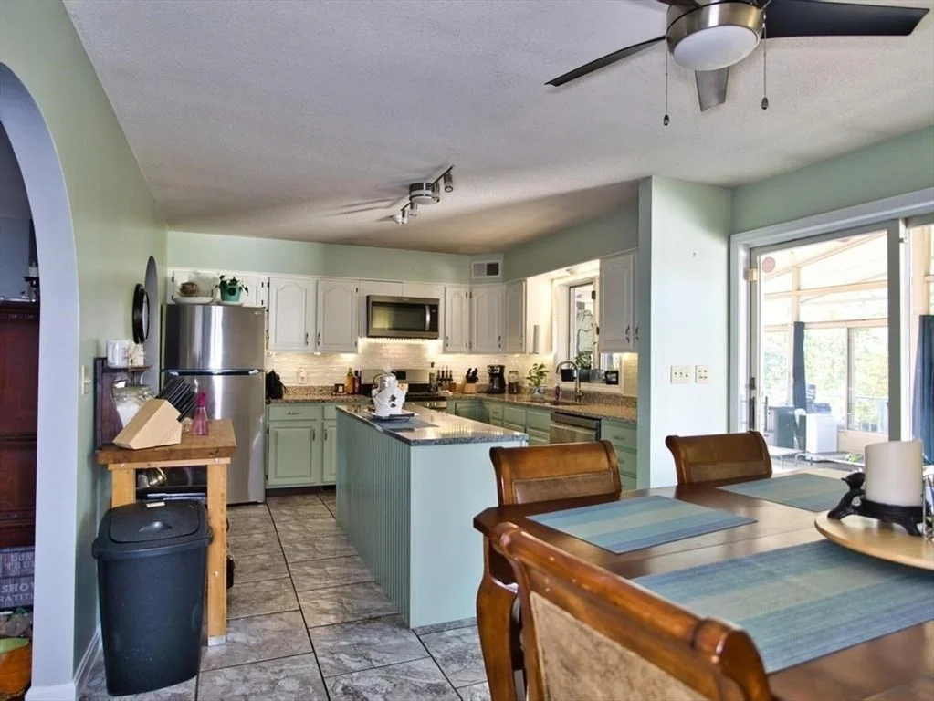 Photo of 555 Harbor View Blvd