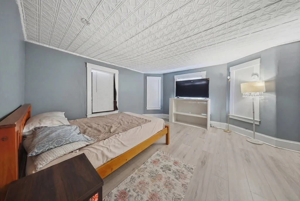 Photo of 70 Pleasant St
