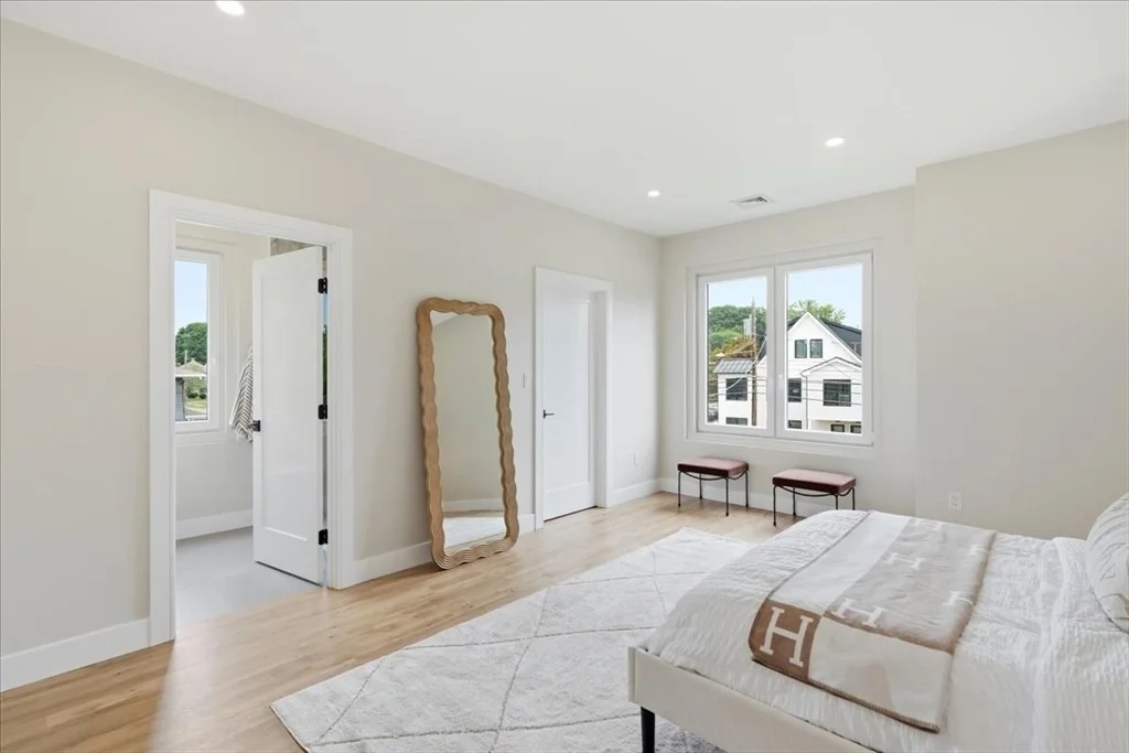Photo of 262 River St