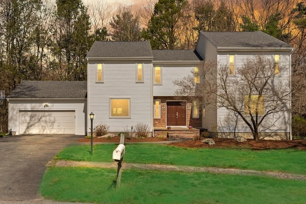 Photo of 17 Niantic Rd