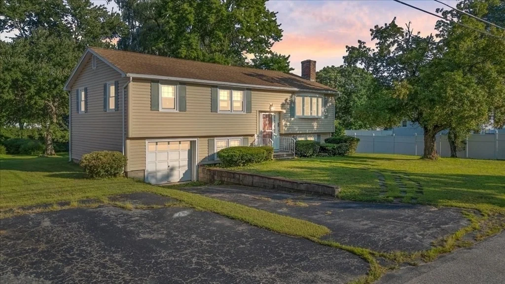 Photo of 15 Blue Jay Avenue
