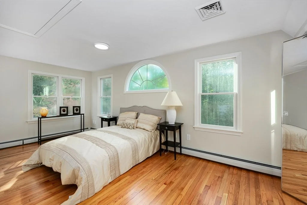 Photo of 103 Mayflower Ln
