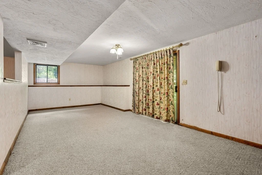 Photo of 6 Jerry Rd
