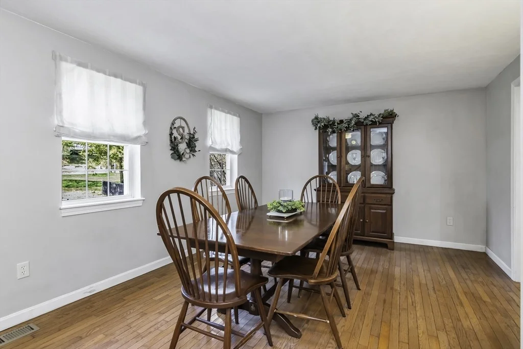 Photo of 7 Bowdoin Dr