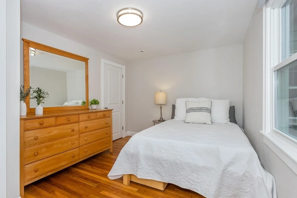 Photo of 264 Pleasant Street