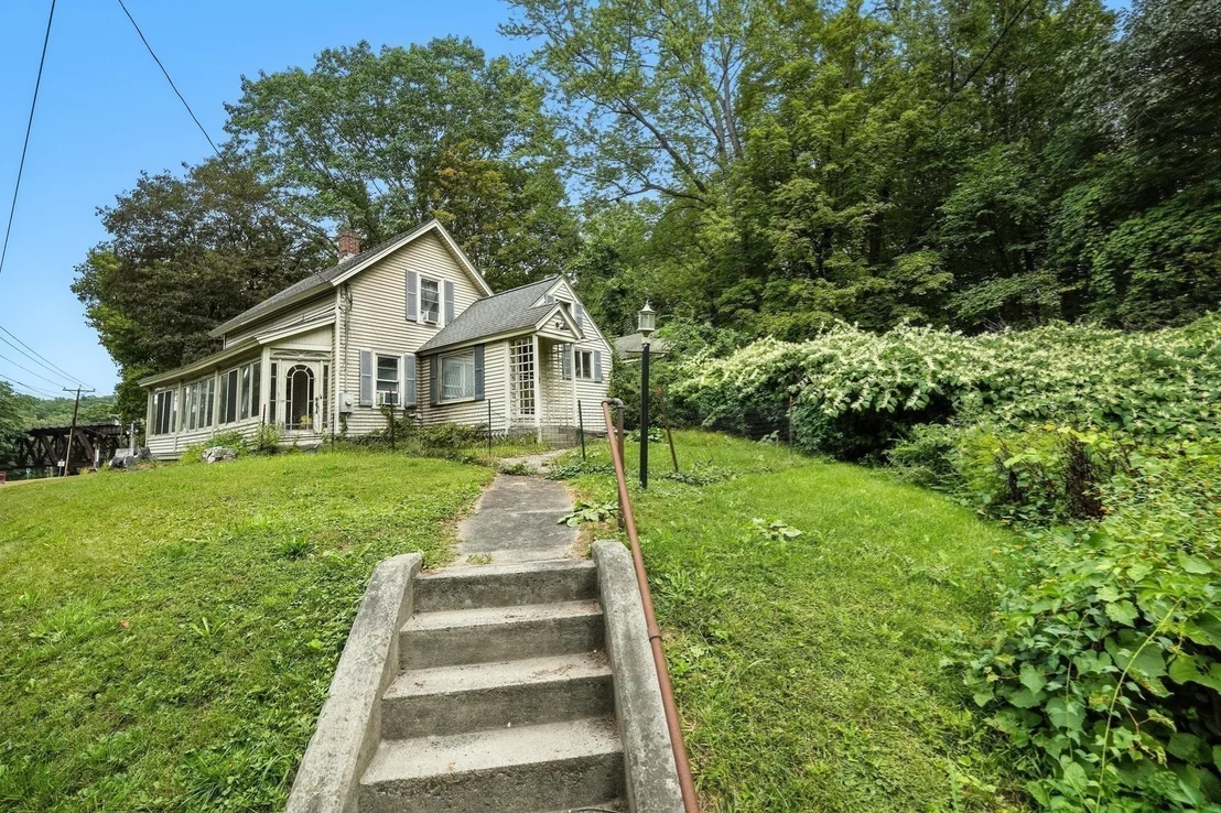Photo of 734 Greenfield Rd