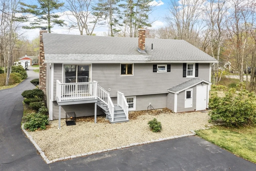 Photo of 305 Benjamin St