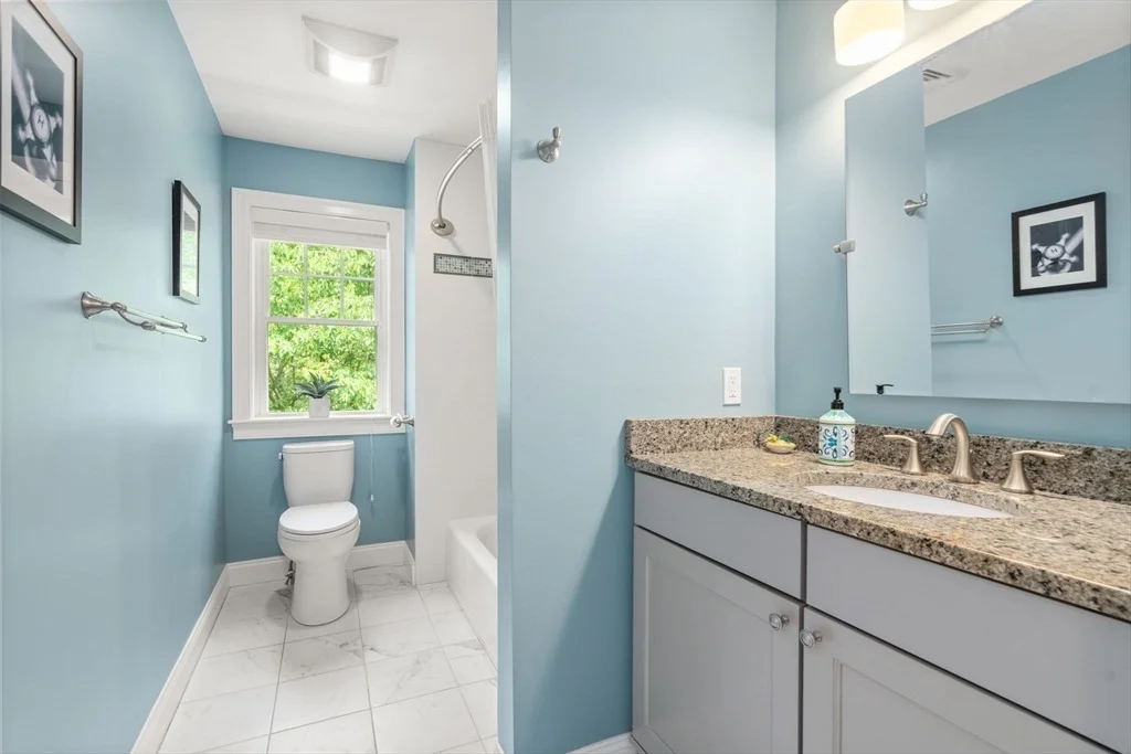 Photo of 53 Thompson Ave