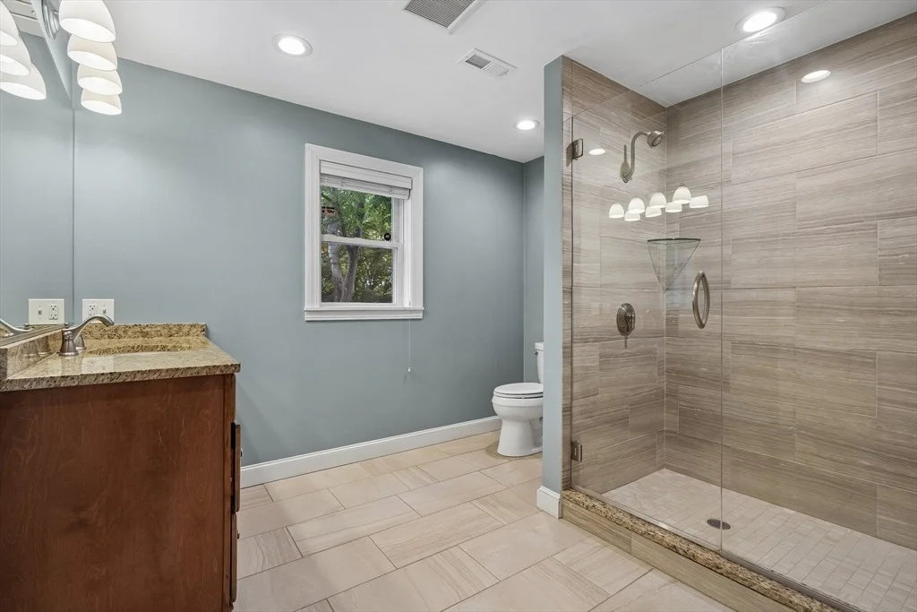 Photo of 45 Adanac Rd
