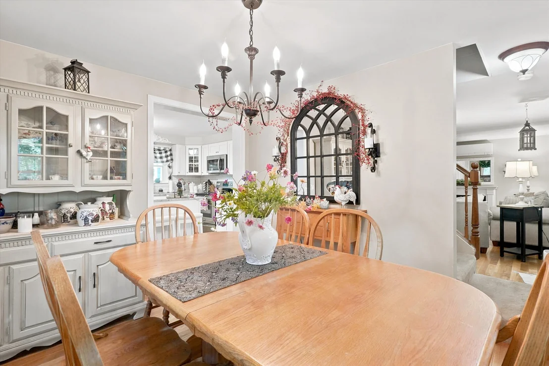 Photo of 900 Clark St