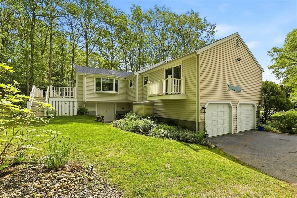 Photo of 17 Briggs Ave