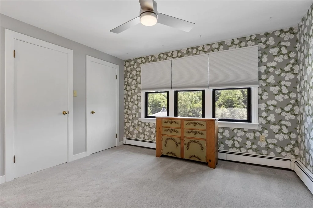 Photo of 467 Loring Road