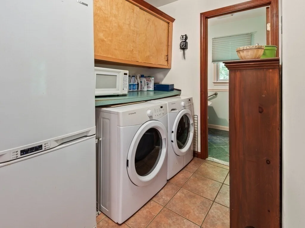 Photo of 189 Maple Avenue