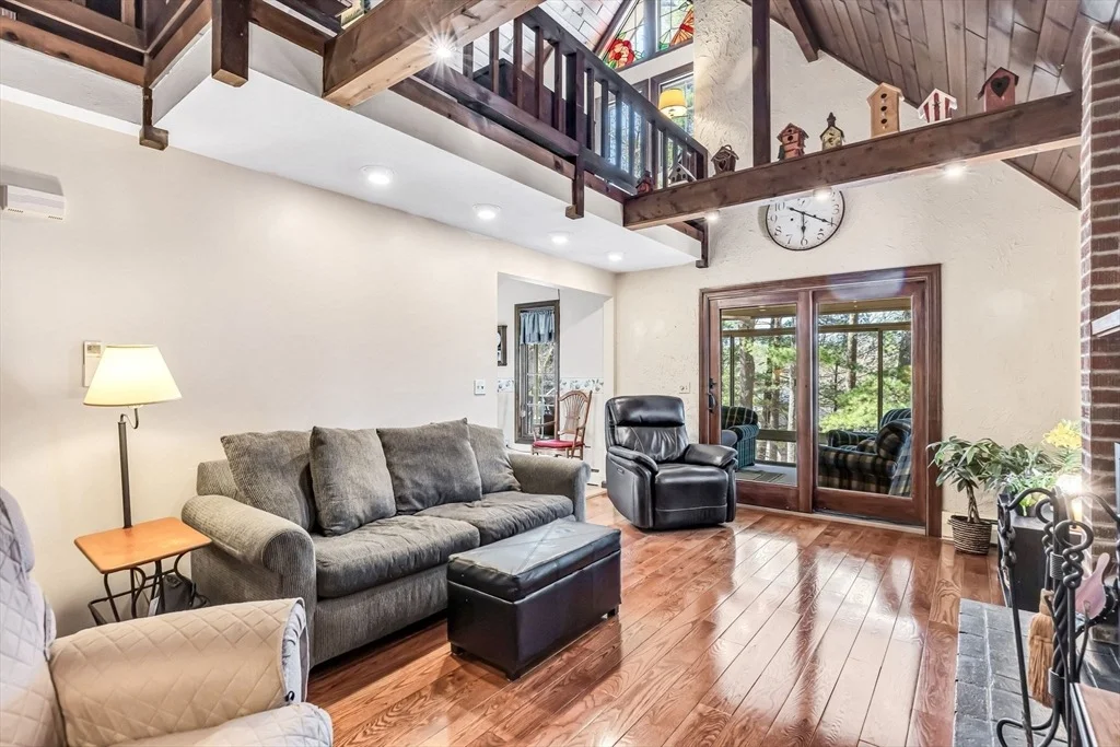 Photo of 105 Shoreline Dr